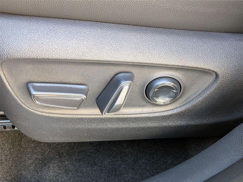 new 2026 Toyota Highlander Hybrid car, priced at $56,235