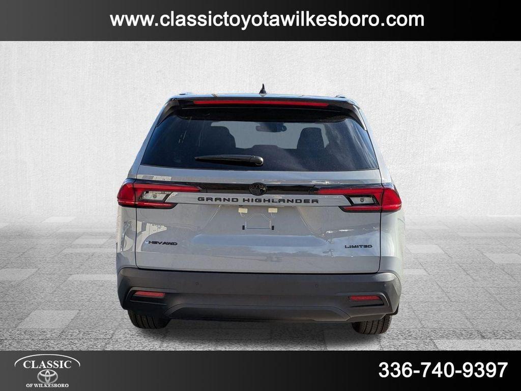 new 2026 Toyota Highlander Hybrid car, priced at $56,235