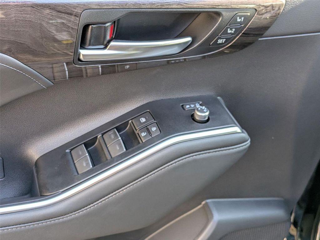 new 2026 Toyota Highlander car, priced at $55,122