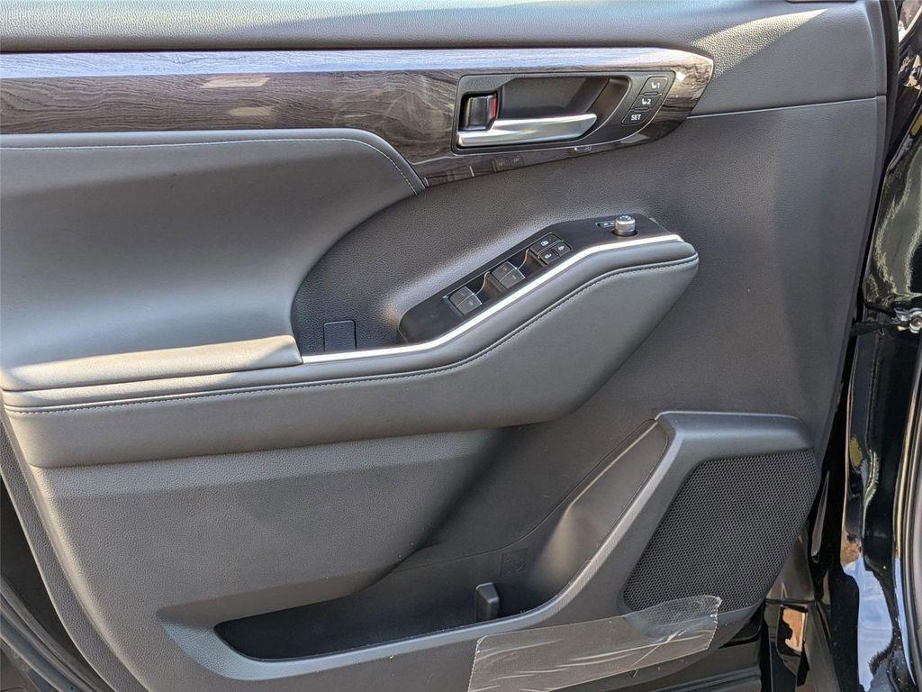 new 2026 Toyota Highlander car, priced at $55,122