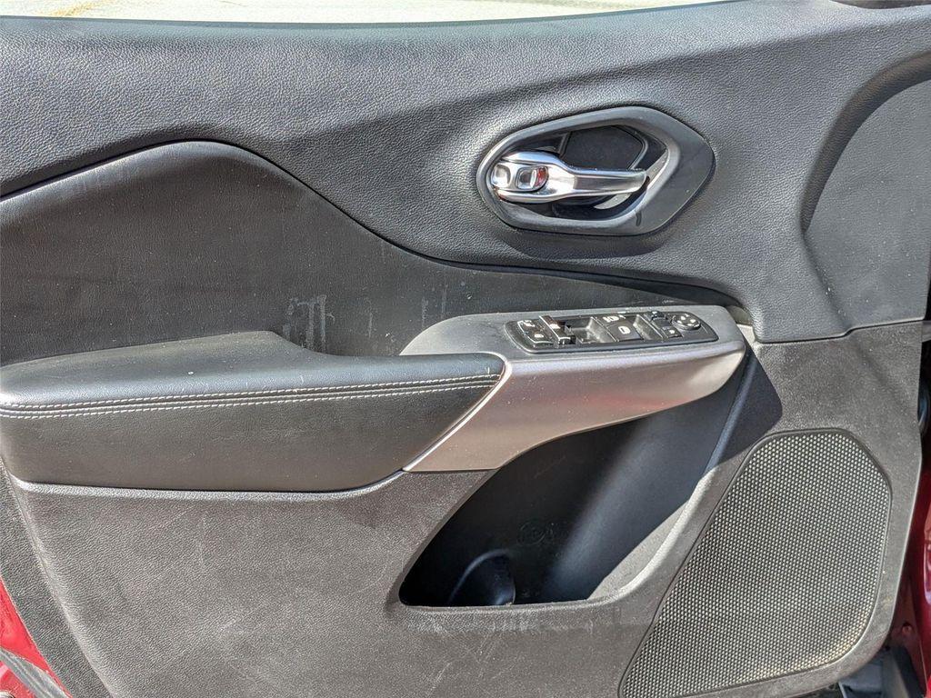 used 2019 Jeep Cherokee car, priced at $11,998