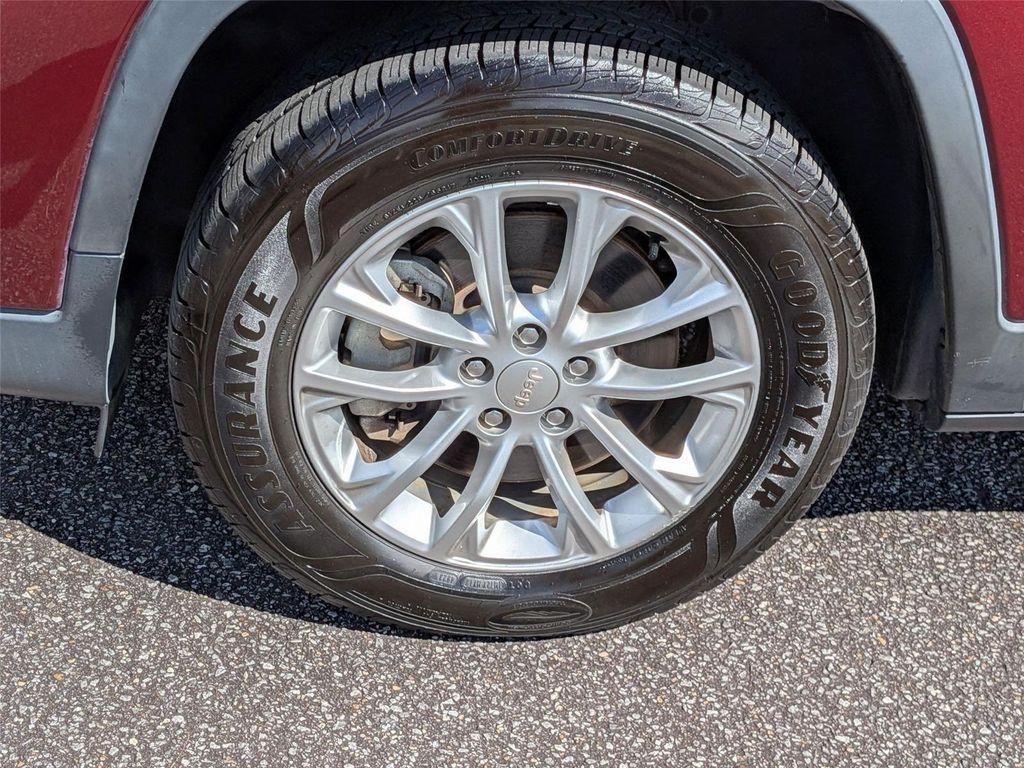 used 2019 Jeep Cherokee car, priced at $11,998