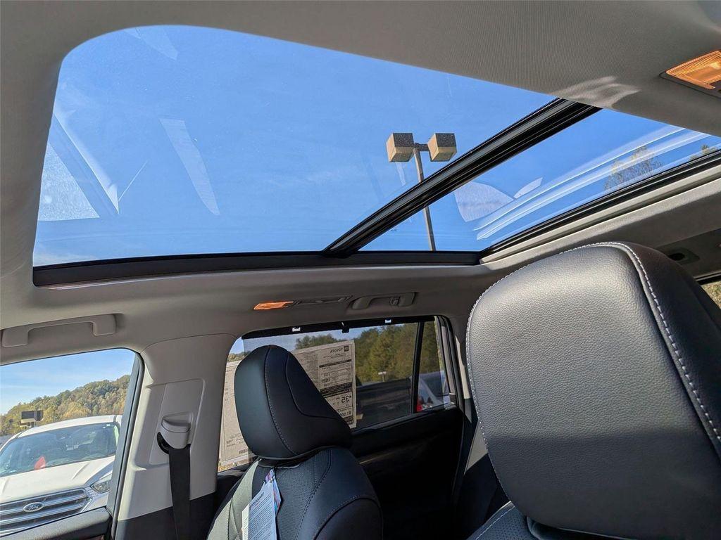 new 2025 Toyota Highlander Hybrid car, priced at $56,882