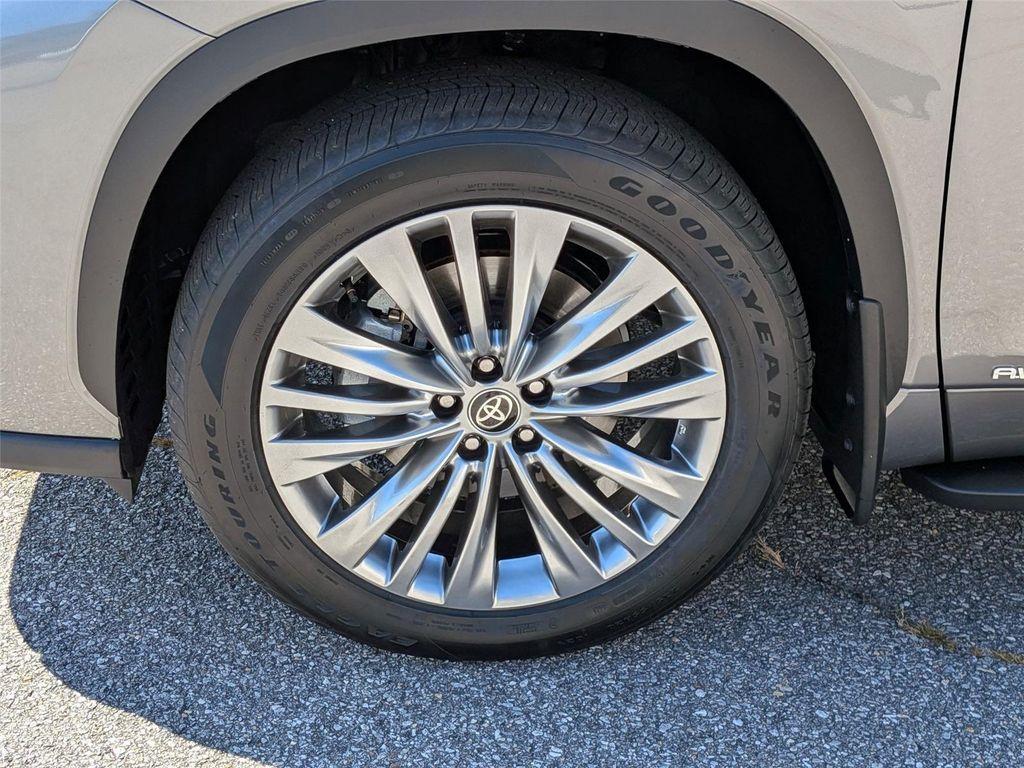 new 2025 Toyota Highlander Hybrid car, priced at $56,882