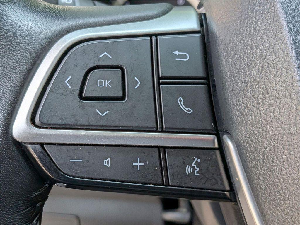 used 2022 Toyota Highlander car, priced at $34,498