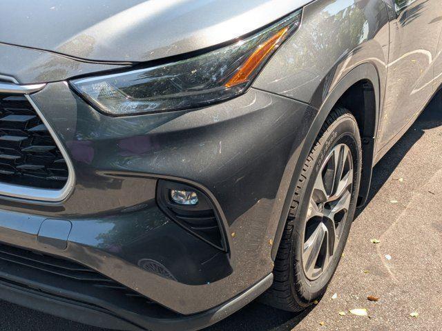 used 2022 Toyota Highlander car, priced at $43,990
