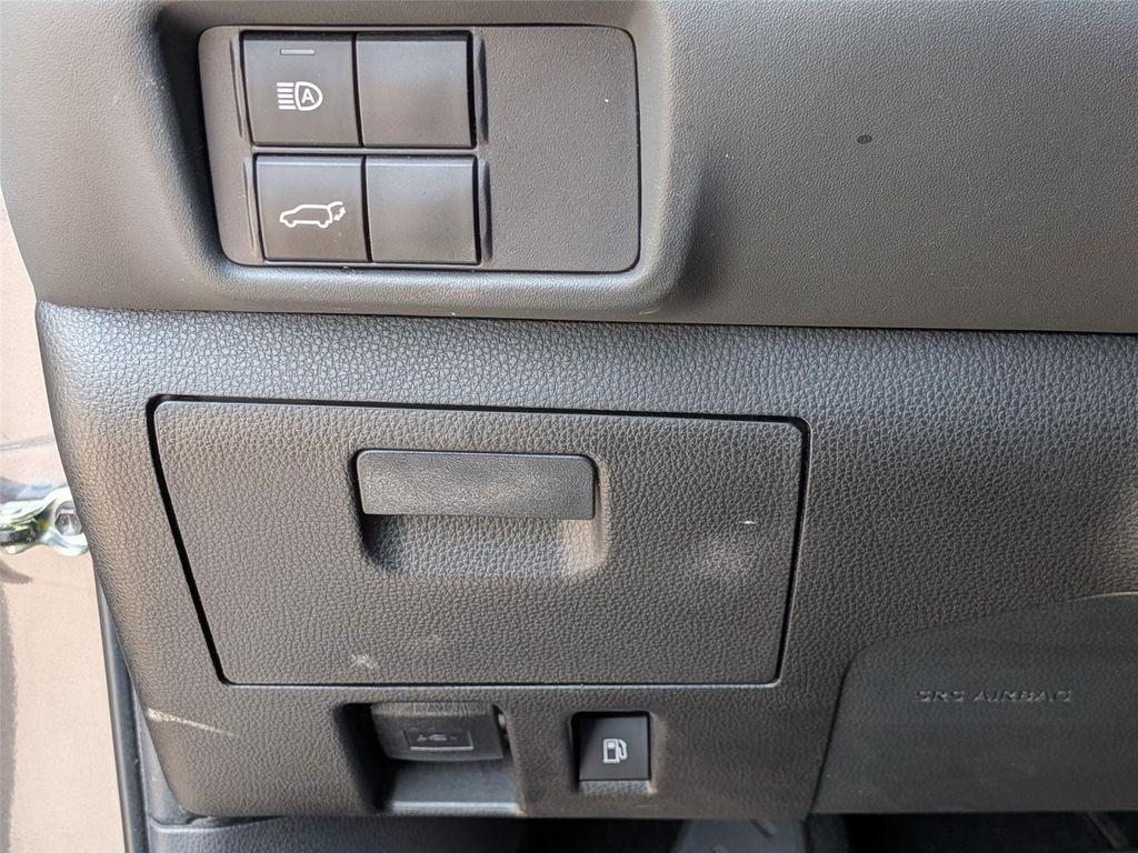 used 2022 Toyota Highlander car, priced at $34,498