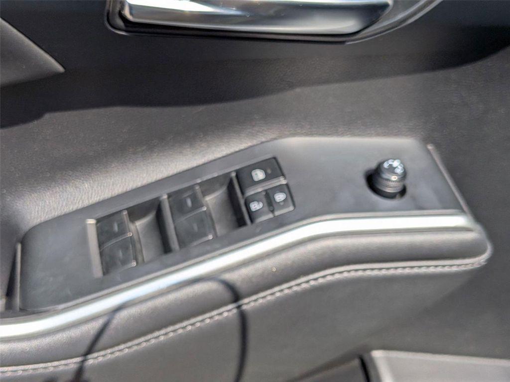 used 2022 Toyota Highlander car, priced at $34,498