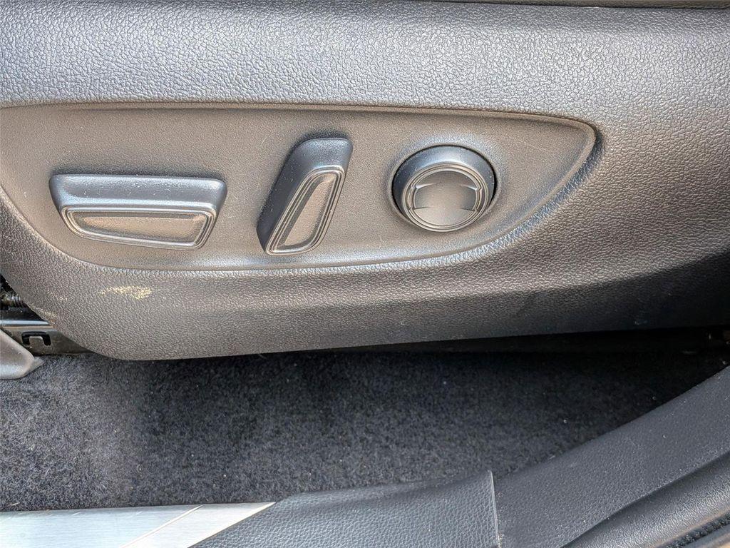 used 2022 Toyota Highlander car, priced at $34,498