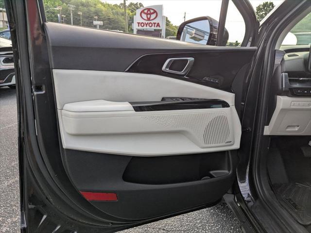 used 2022 Kia Carnival car, priced at $28,798
