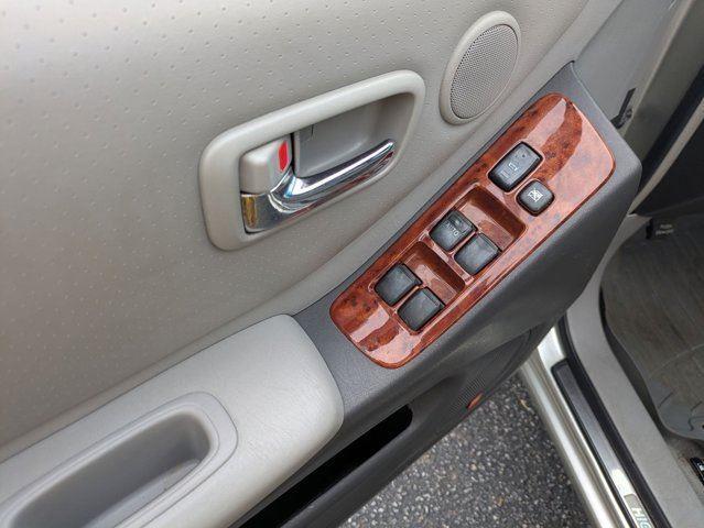 used 2006 Toyota Highlander car, priced at $5,998