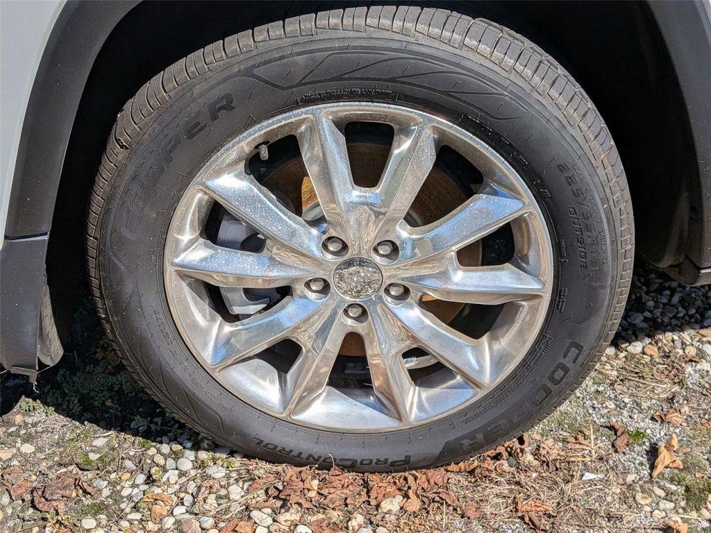 used 2014 Jeep Cherokee car, priced at $9,998