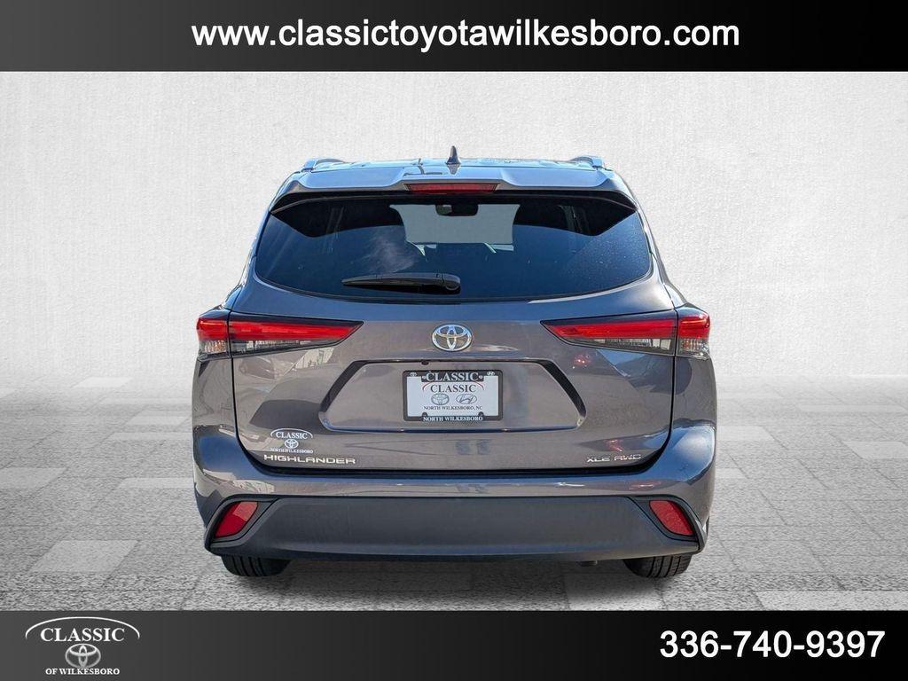used 2021 Toyota Highlander car, priced at $35,998