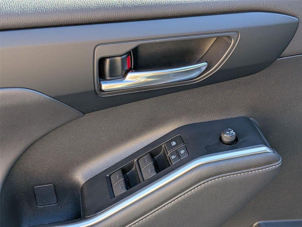 used 2021 Toyota Highlander car, priced at $35,998