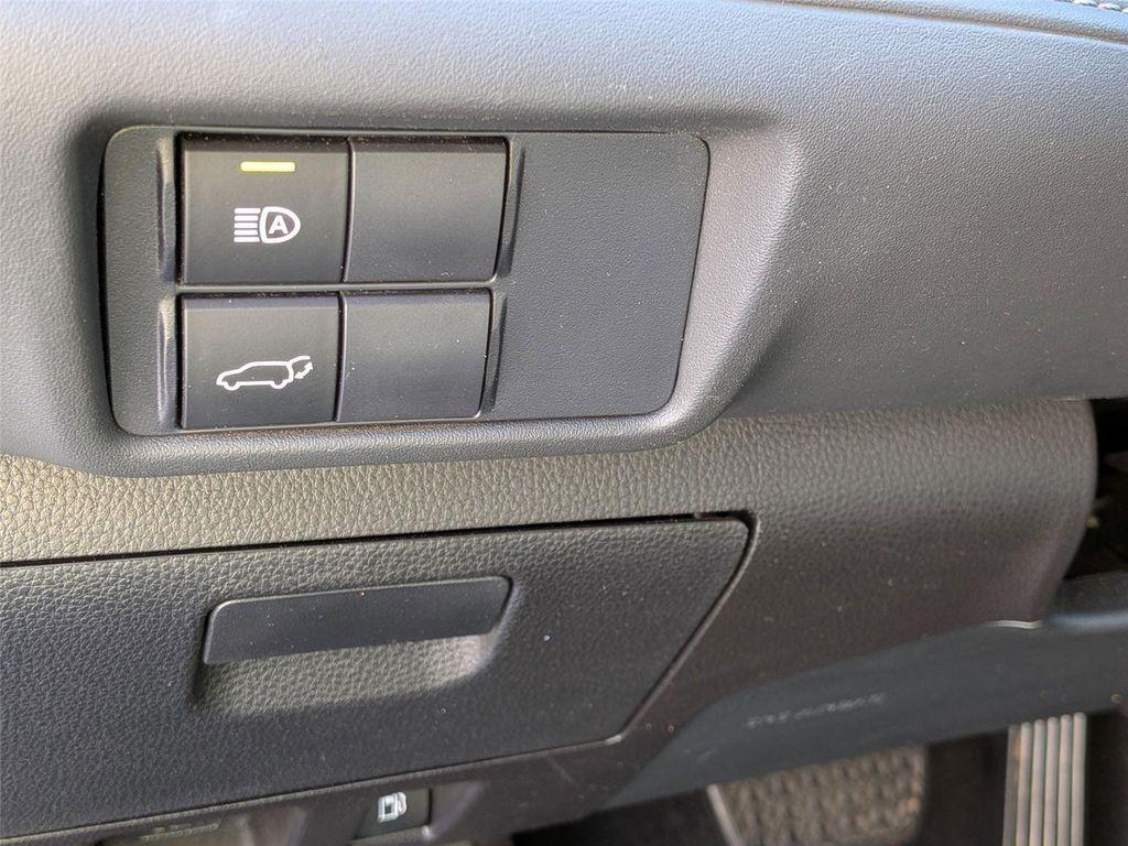 used 2021 Toyota Highlander car, priced at $35,998