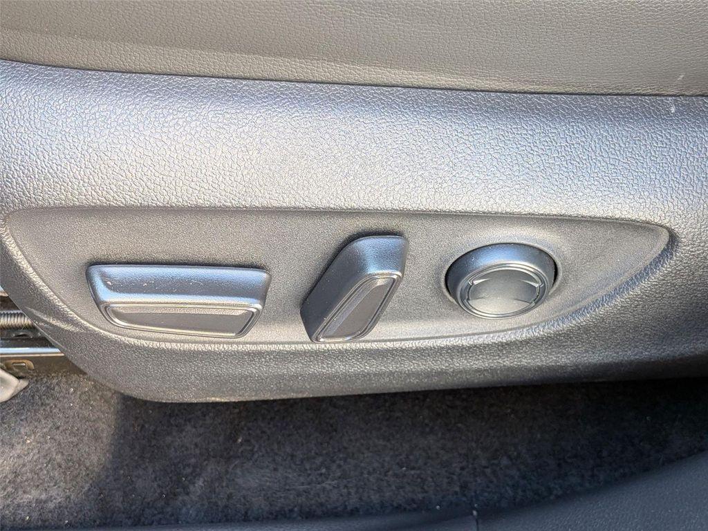 used 2021 Toyota Highlander car, priced at $35,998