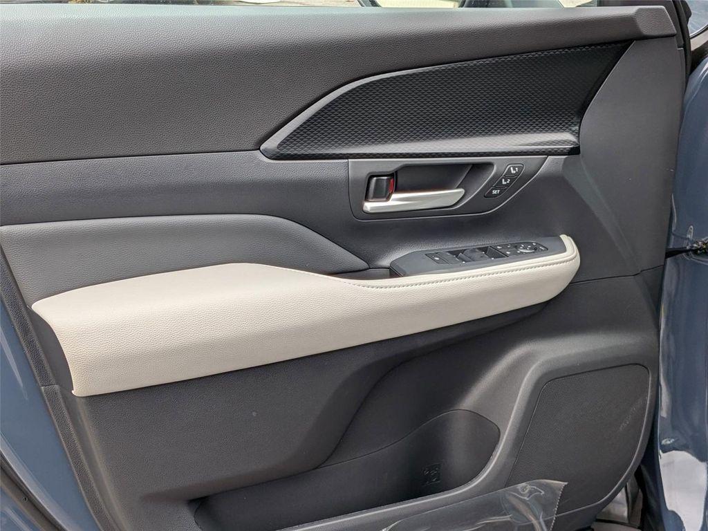 new 2026 Toyota Grand Highlander Hybrid car, priced at $64,261
