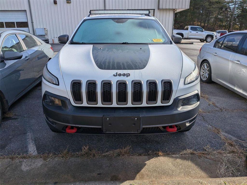 used 2015 Jeep Cherokee car, priced at $11,498