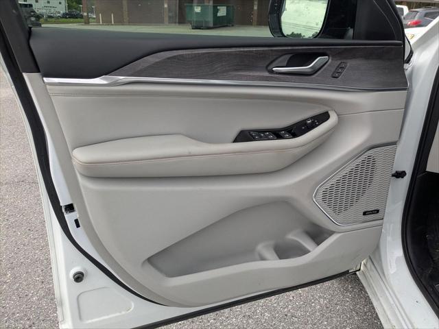 used 2023 Jeep Grand Cherokee car, priced at $39,998