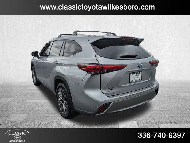 used 2021 Toyota Highlander Hybrid car, priced at $44,798