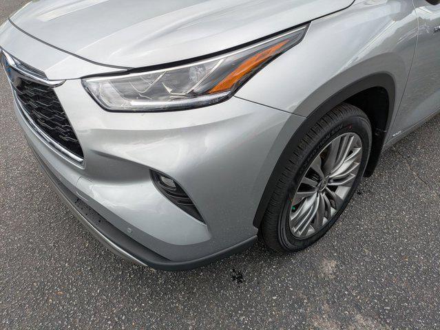 used 2021 Toyota Highlander Hybrid car, priced at $44,798