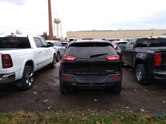 used 2015 Jeep Cherokee car, priced at $15,899