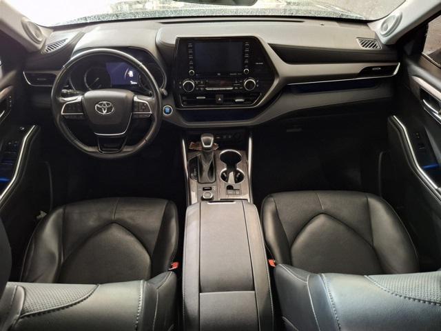 used 2023 Toyota Highlander car, priced at $32,989