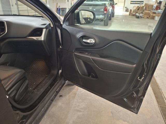 used 2015 Jeep Cherokee car, priced at $15,900