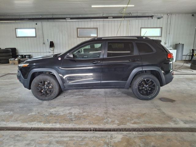 used 2015 Jeep Cherokee car, priced at $15,900