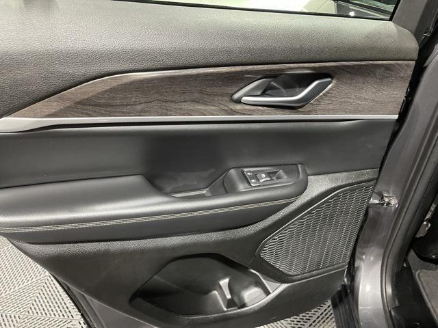 used 2023 Jeep Grand Cherokee car, priced at $25,800