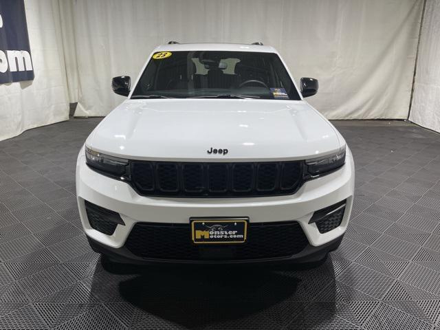 used 2023 Jeep Grand Cherokee car, priced at $28,989