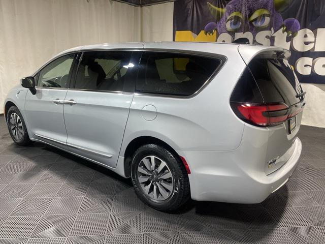 used 2023 Chrysler Pacifica Hybrid car, priced at $26,950