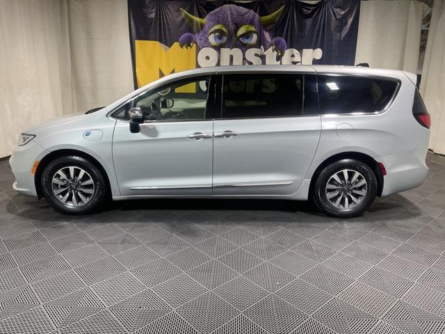 used 2023 Chrysler Pacifica Hybrid car, priced at $26,950