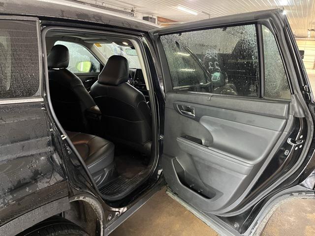 used 2022 Toyota Highlander car, priced at $34,530
