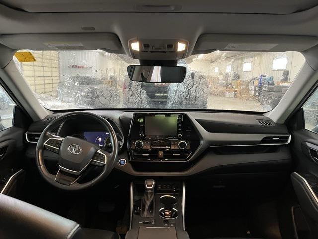 used 2022 Toyota Highlander car, priced at $34,530