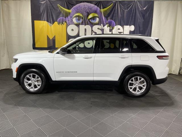 used 2022 Jeep Grand Cherokee car, priced at $33,980