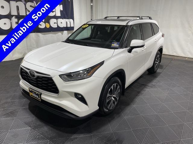 used 2021 Toyota Highlander car, priced at $30,851
