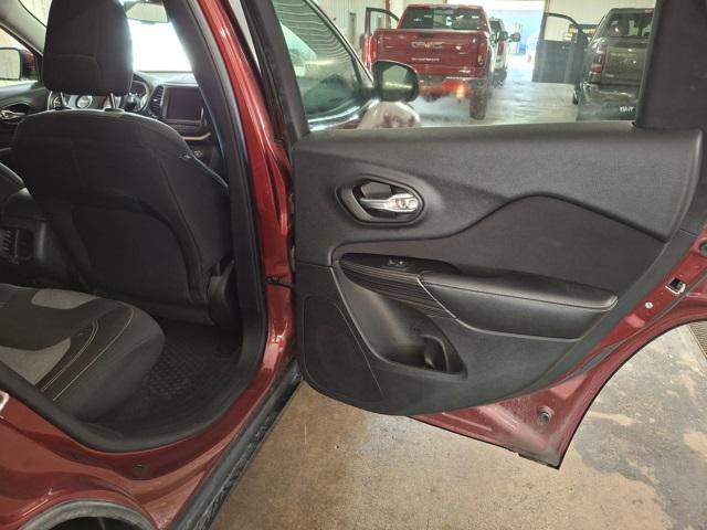 used 2014 Jeep Cherokee car, priced at $11,800