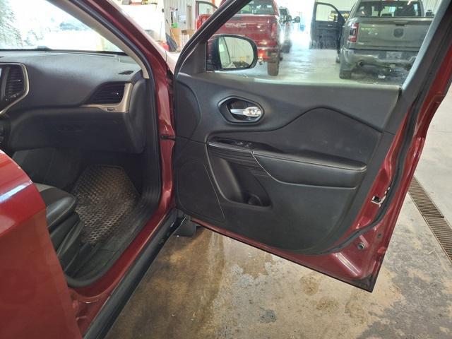 used 2014 Jeep Cherokee car, priced at $11,800