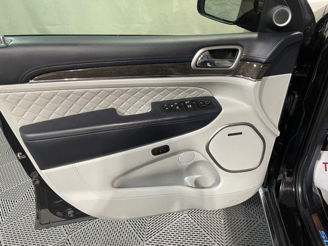 used 2017 Jeep Grand Cherokee car, priced at $13,800