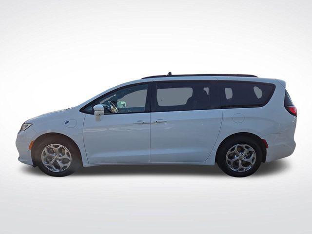 used 2021 Chrysler Pacifica Hybrid car, priced at $26,395