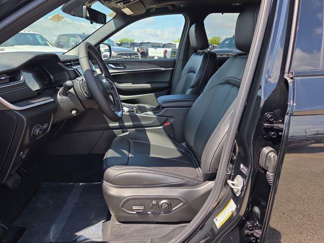 new 2025 Jeep Grand Cherokee car, priced at $47,725