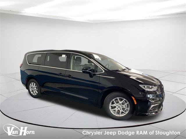 new 2024 Chrysler Pacifica car, priced at $41,241