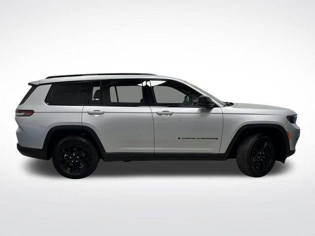 used 2024 Jeep Grand Cherokee L car, priced at $33,491