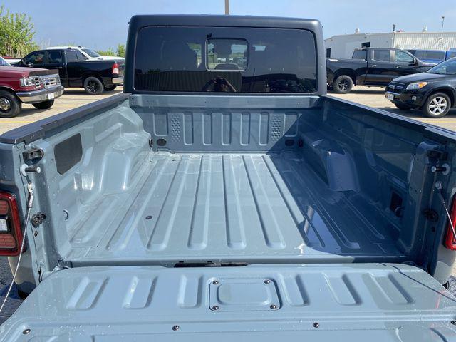 new 2025 Jeep Gladiator car, priced at $46,988