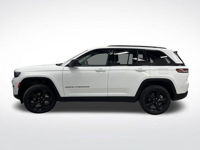 used 2023 Jeep Grand Cherokee car, priced at $32,000