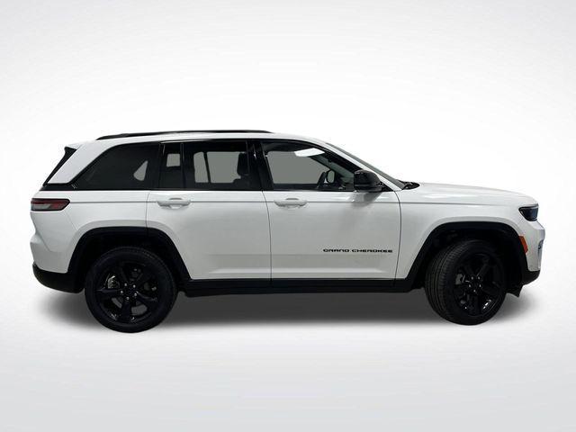 used 2023 Jeep Grand Cherokee car, priced at $32,000