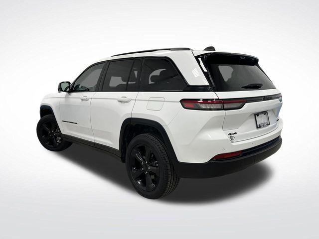 used 2023 Jeep Grand Cherokee car, priced at $32,000