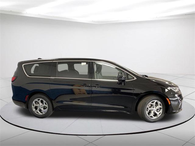 new 2024 Chrysler Pacifica car, priced at $44,124