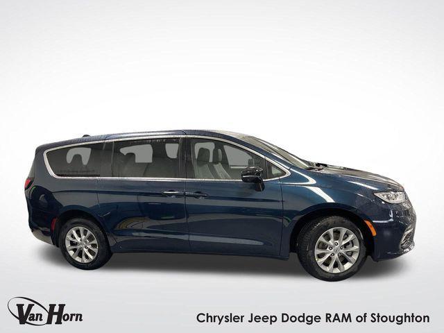 new 2025 Chrysler Pacifica car, priced at $46,497